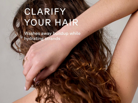 Person with curly hair being styled, with text about hair care product benefits.