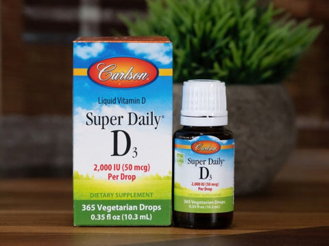 Carlson Super Daily D3 2,000 IU (50 mcg) Vitamin D3 365 Drops 10.3 ml dropper bottle close up showing liquid vitamin D3