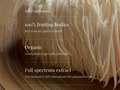 Close-up of a mushroom with text highlighting its features on a wooden background